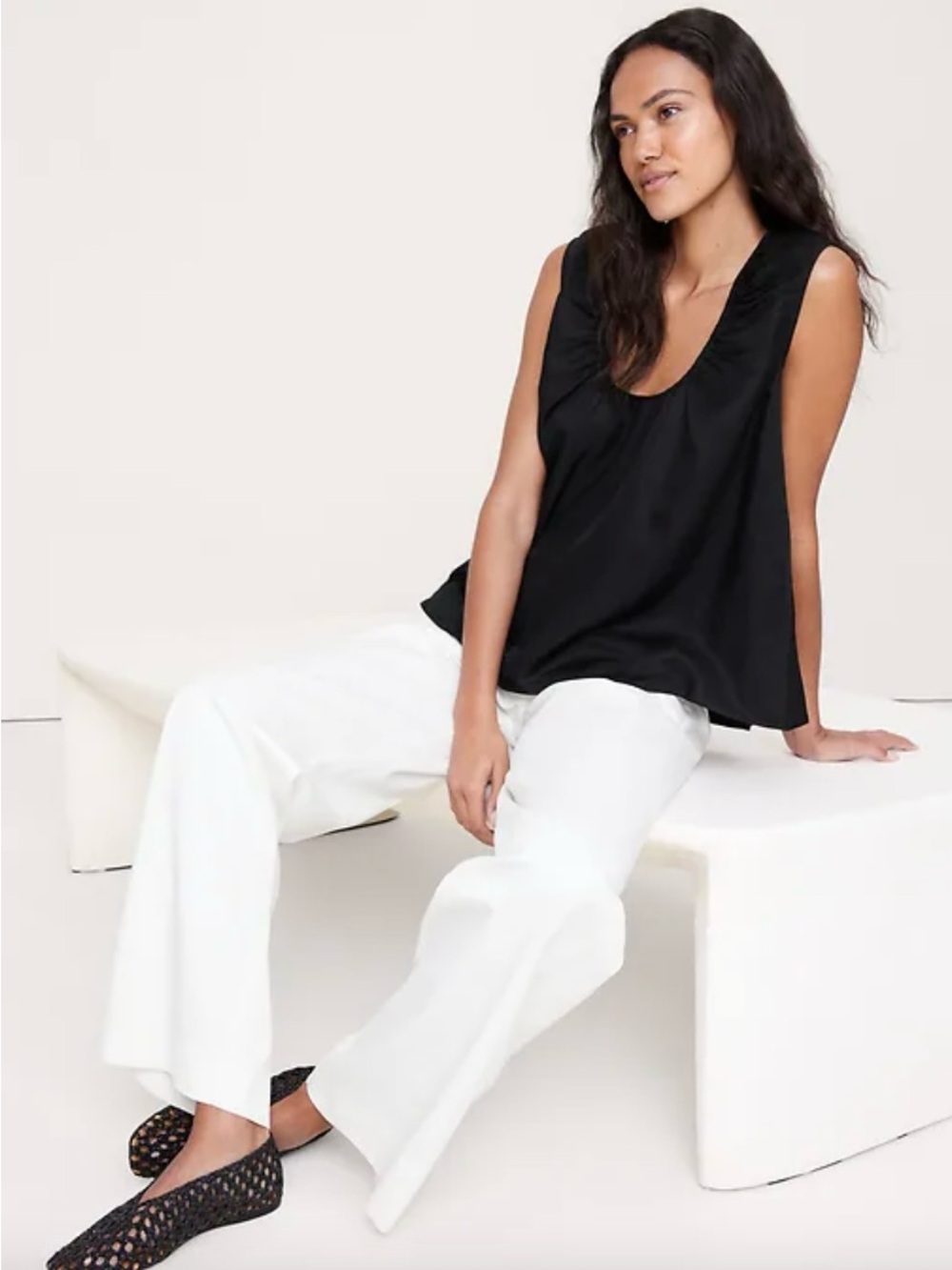 Banana Republic Linen Blend Scoop Neck Black Tank, Minimalist Sleeveless Top, L